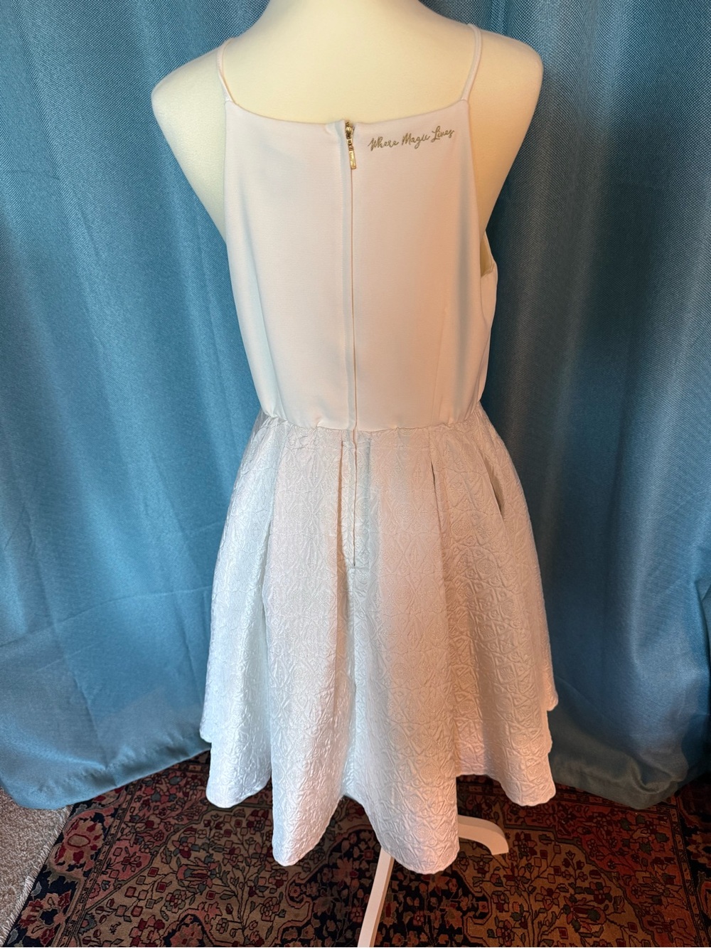 Disney dress shop collectible w/tulle, sparkles, brocade and embroidery. - Picture 2 of 7